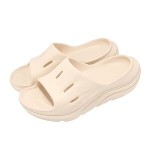 Hoka Ora Recovery Slide 3 Sandals in Vanilla Men’s 8 Women’s 10 EUC (Sold Out)